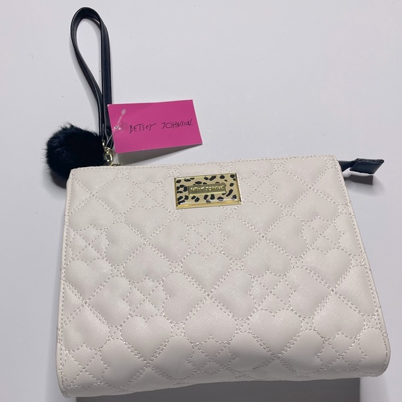 Betsey Johnson Handbags - Betsey Johnson White & Cheetah print purse tote